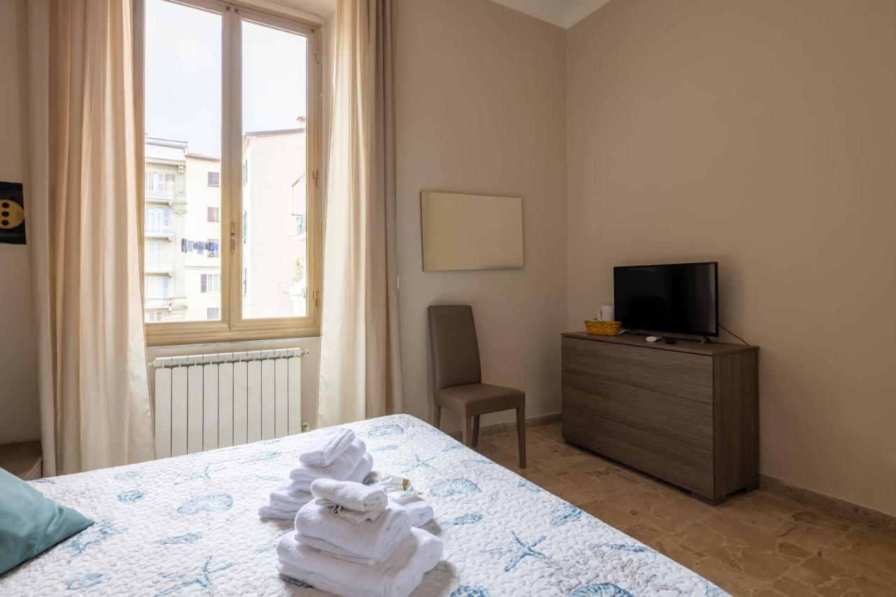 Blu Sea Rooms La Spezia Bagian luar foto
